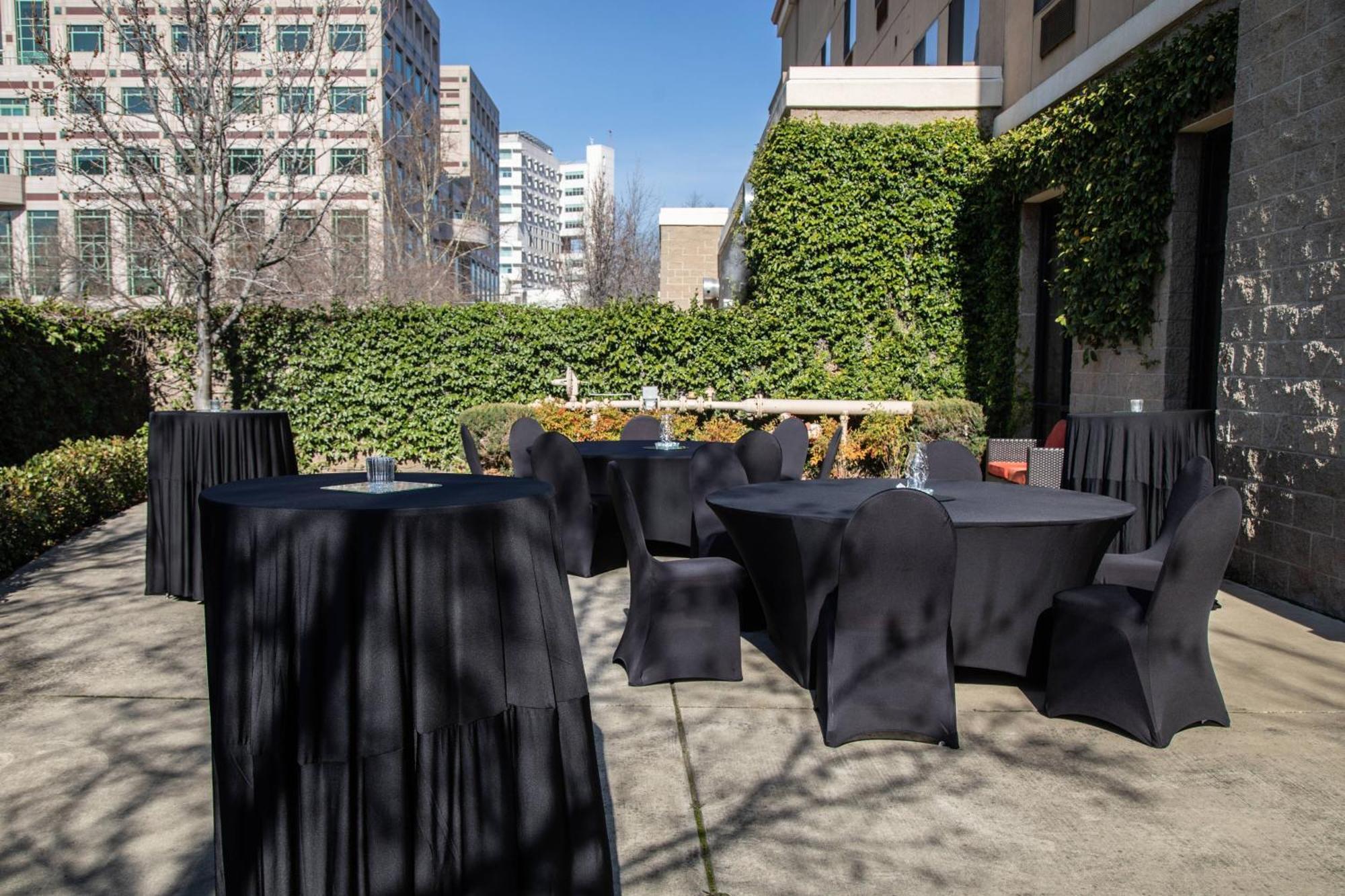 Courtyard By Marriott Sacramento Midtown Hotel Exterior photo