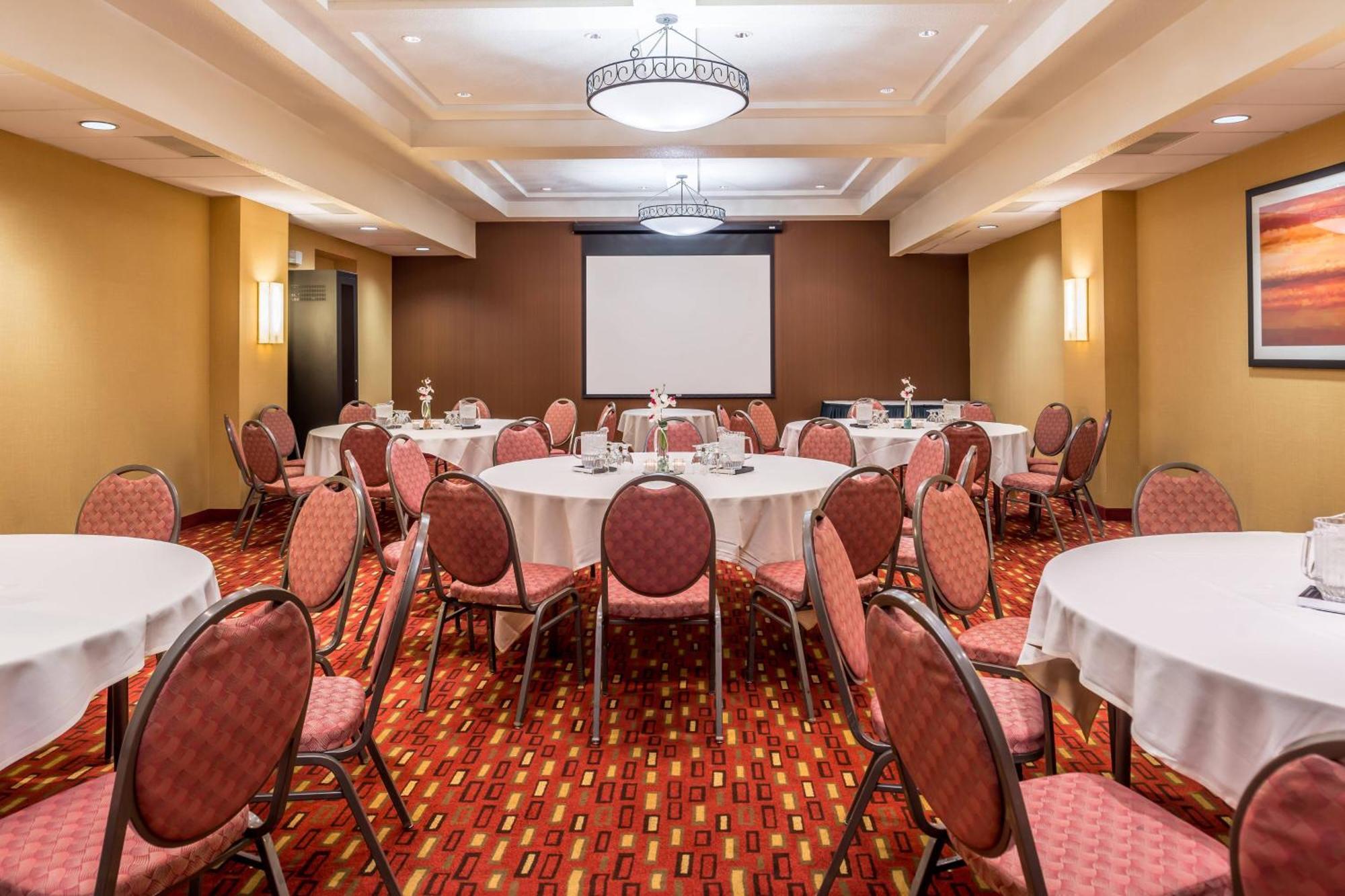 Courtyard By Marriott Sacramento Midtown Hotel Exterior photo